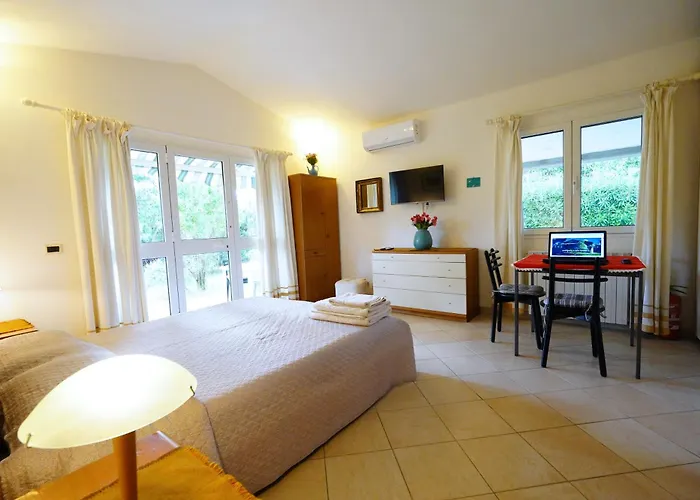 Casaisoladelba Immersa Nel A 80mt Dalla Appartamento Lacona